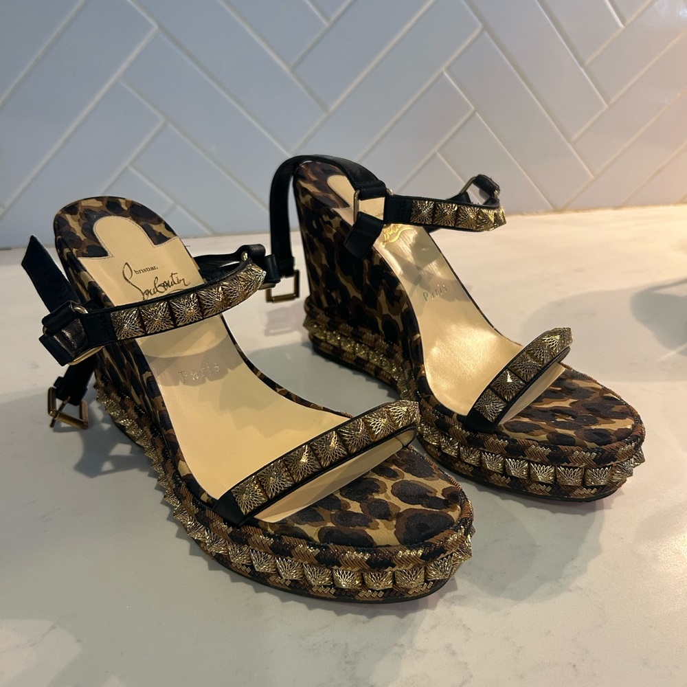 Christian Louboutin Nappa Silk Leopard Pira Ryad 110 Wedge Sandal 40 Black - Picture 2 of 7